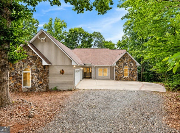 205 Mill Creek Circle, Martin, GA 30557