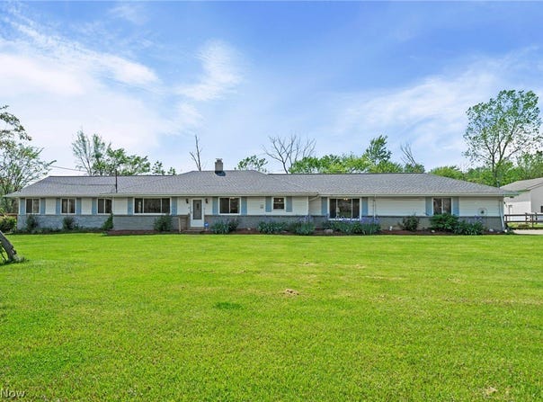 19740 Benbow Road, Strongsville, OH 44136