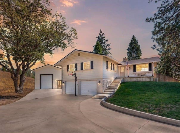1026 North Street, Yreka, CA 96097