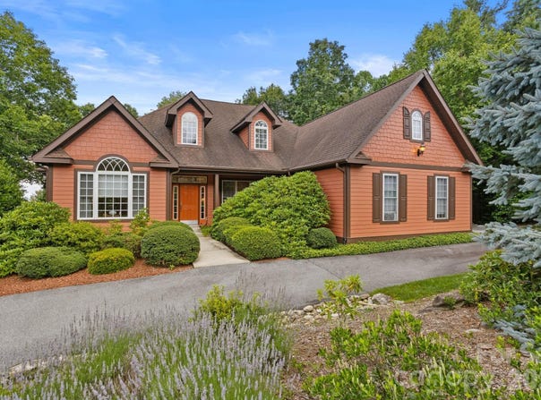 100 Crestgrove Drive, Flat Rock, NC 28731