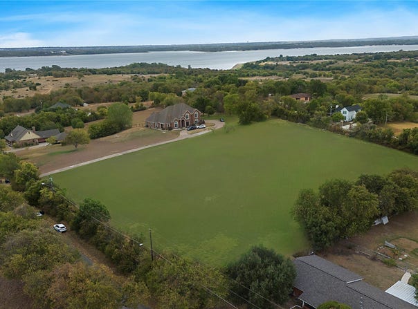 524 Rogers Road, Benbrook, TX 76126