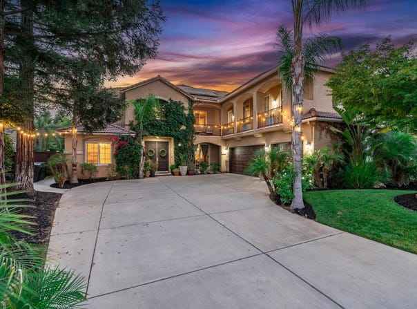 1720 N Filbert Avenue, Clovis, CA 93619