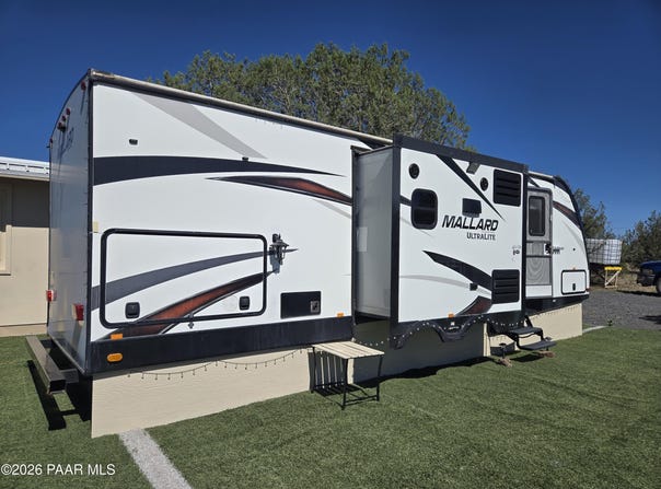 13 W Couchman Trail, Ash Fork, AZ 86320