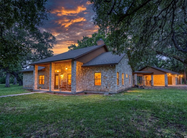 382 Arboles Ct, ConCan, TX 78838