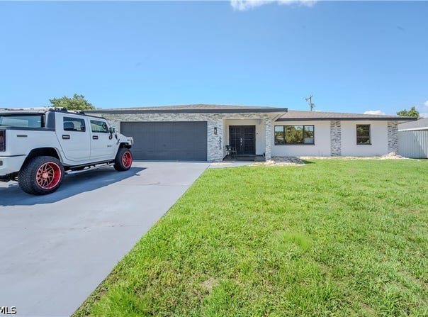 1313 SE 37th Terrace, Cape Coral, FL 33904