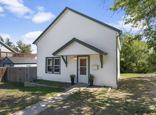 915 E 19TH ST, Cheyenne, WY 82001