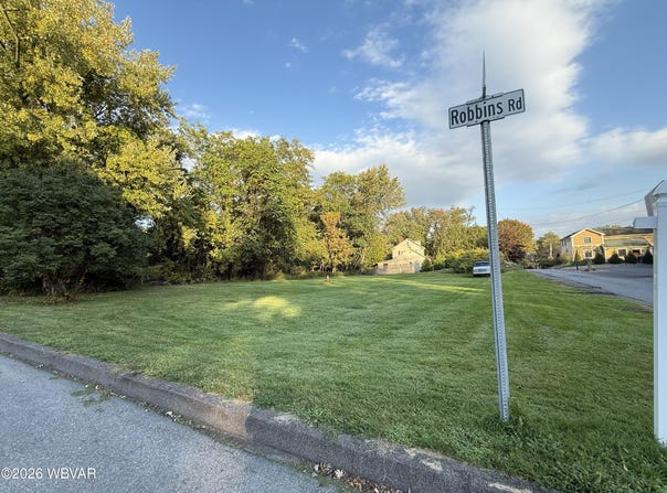 ROBBINS Road, Montoursville, PA 17754