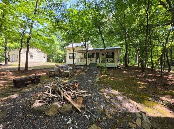 21995 308th St, Hodgen, OK 74939