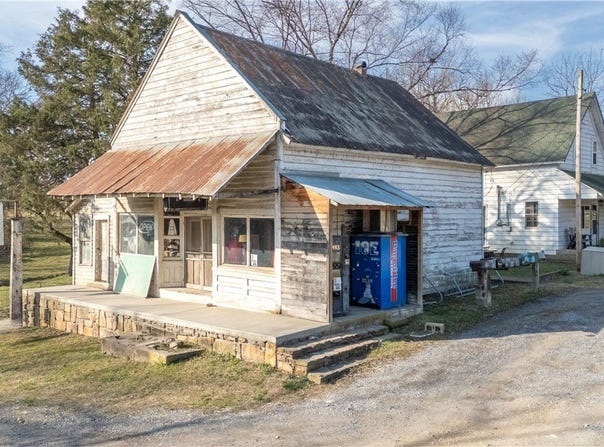 128 River Road, Marshall, AR 72650