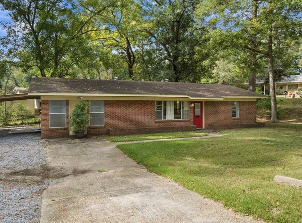 556 Flowers dr., LAUREL, MS 39440