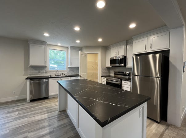 1 Cherry Lane, Olmsted Township, OH 44138