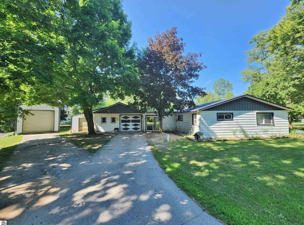 8530 E Bank Street, Wheeler, MI 48662