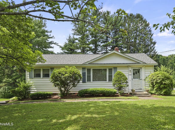 560 Crane Ave, Pittsfield, MA 01201