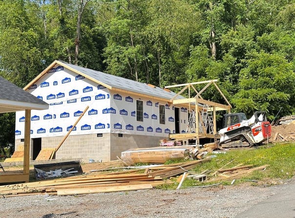 66 GOFF RD, OAK HILL, WV 25901