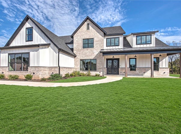 6001 Chief Martinez Lane, Rogers, AR 72756