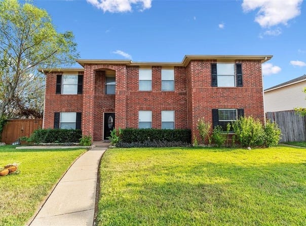 611 Pondview Drive, Cedar Hill, TX 75104