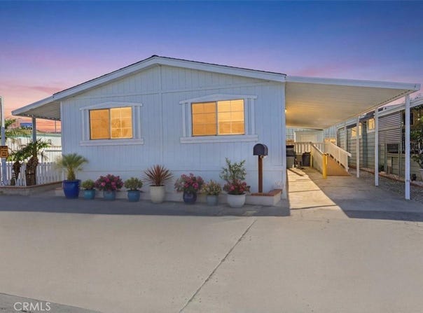 15621 Beach Boulevard, Westminster, CA 92683