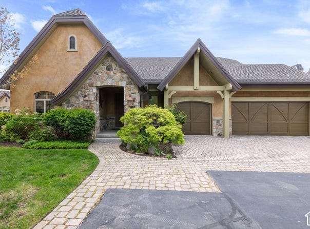 3168 E BAVARIAN Ct, Sandy, UT 84093