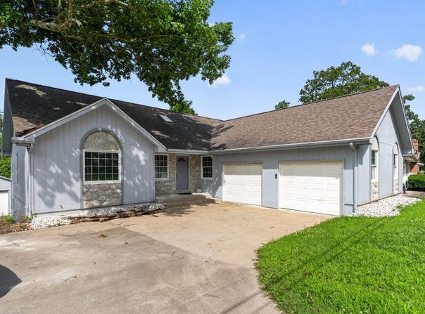 21222 County Road 295, Hermitage, MO 65668