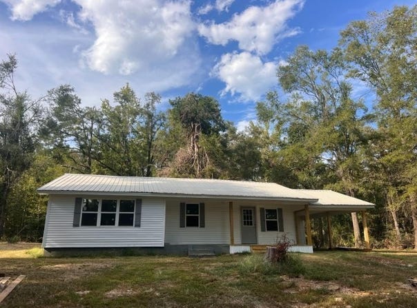 2040 Benjamin Road, Thaxton, MS 38871