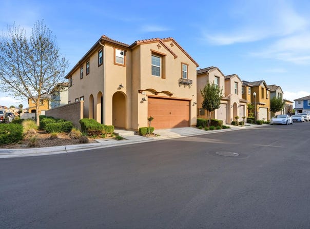 1515 Zenith, Clovis, CA 93619