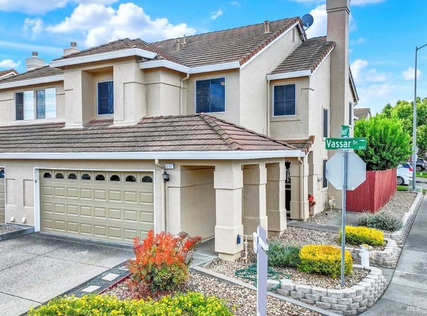 832 Vassar Drive, Vacaville, CA 95687