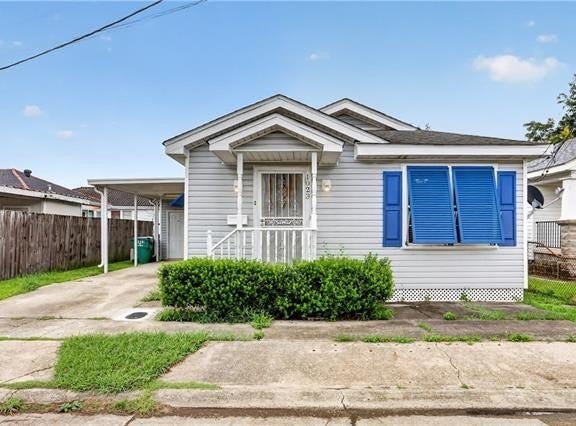 1023 DOLHONDE Street, Gretna, LA 70053