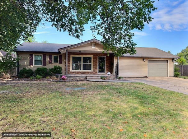 921 Lawrence, Pratt, KS 67124