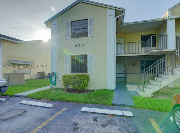 950 Constitution Dr, Homestead, FL 33034