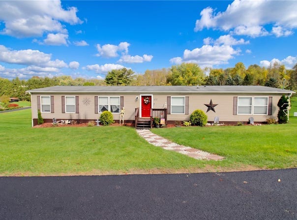 832 Fellsburg Rd, Rostraver, PA 15012