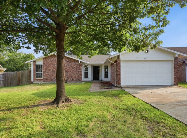 705 Via Avenida, Mesquite, TX 75150