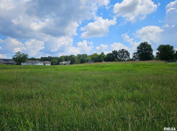 Southpoint Lane, West Frankfort, IL 62896