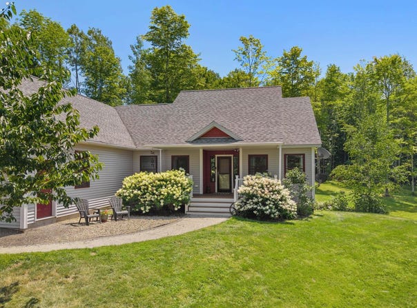 105 Shepherds Lane, Farmington, ME 04938