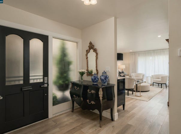 2501 Golden Rain Rd, Walnut Creek, CA 94595