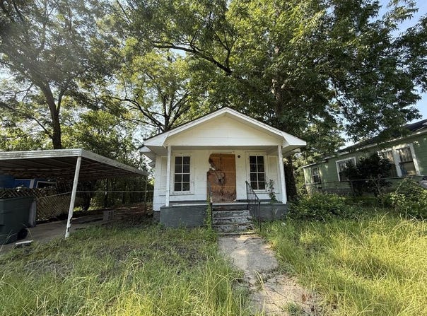 667 Chickasaw St, Dothan, AL 36303