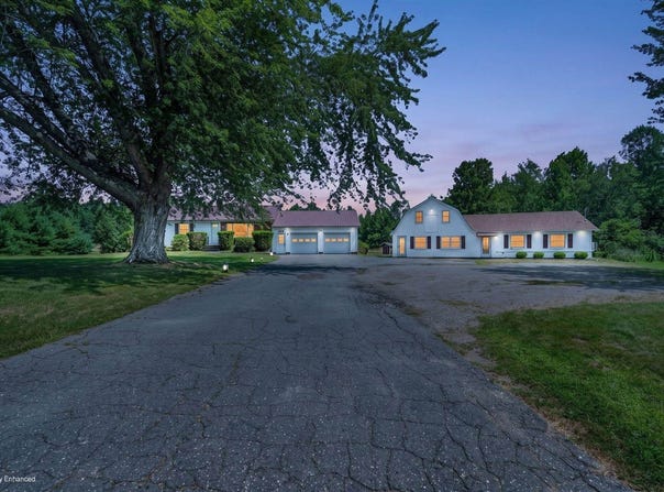 732 Main Street, Corinth, ME 04427