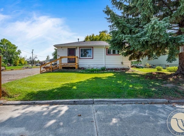 408 E Broadway Avenue, Bridger, MT 59014