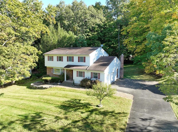 15 Haller Crescent, Spring Valley, NY 10977