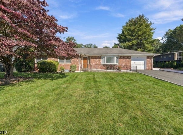 66 Enclosure St, Nutley Twp., NJ 07110-2308
