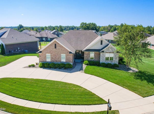 1847 Hazeltine Way, Henryville, IN 47126