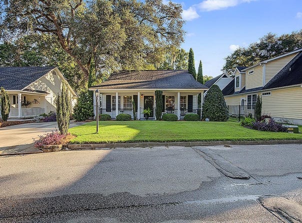 4273 Brook Dr., Murrells Inlet, SC 29576