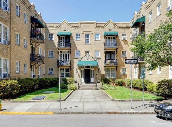 210 E State Street, Savannah, GA 31401