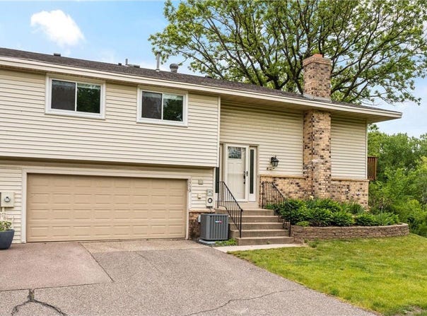 1779 Walnut Lane, Eagan, MN 55122