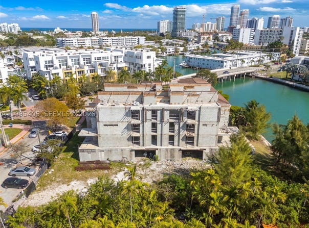 10 S Shore Dr, Miami Beach, FL 33141