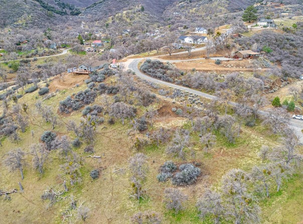 Lusanne Court, Tehachapi, CA 93561