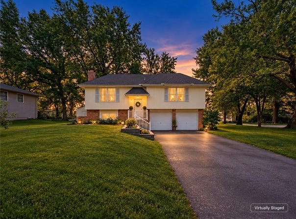 14215 W 94th Terrace, Lenexa, KS 66215