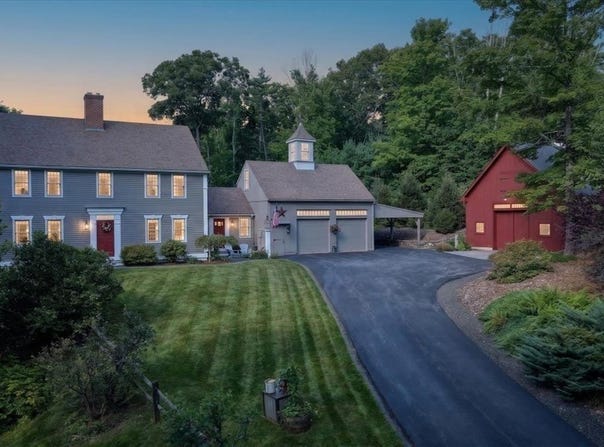 37 Champeaux, Brimfield, MA 01010
