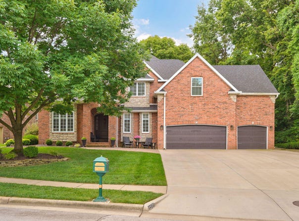 2361 S Celebration Avenue, Springfield, MO 65809
