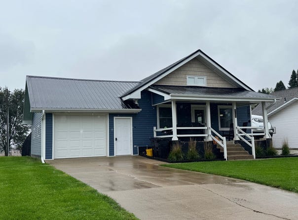 2114 Pleasant St, Elk Horn, IA 51531