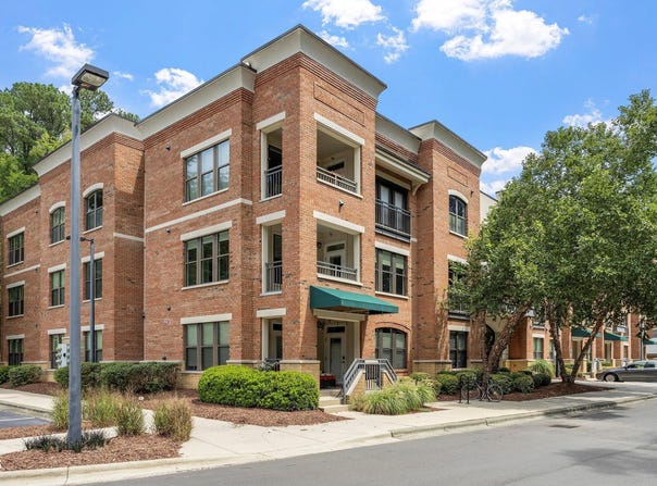 2000 Southpoint Landing Way, Durham, NC 27707